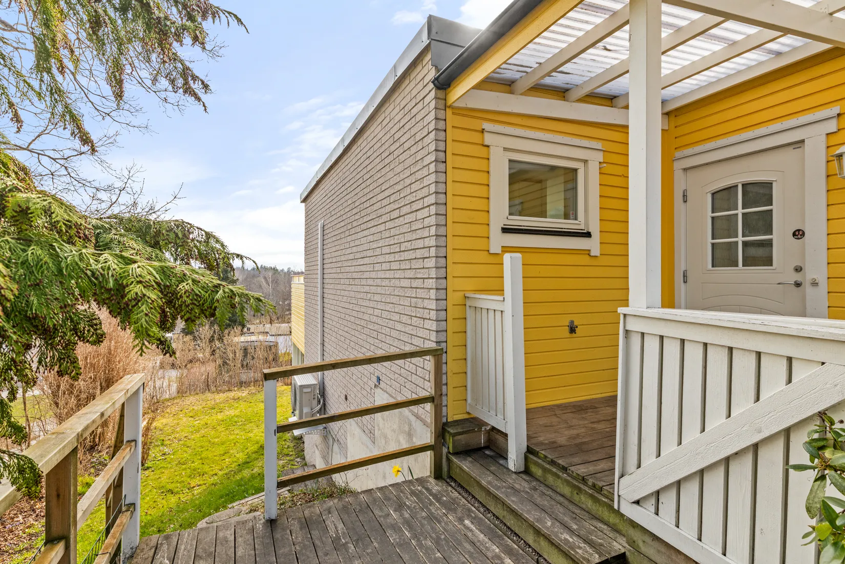 Radhus, Glädjegången 28, Trollbäcken, Tyresö