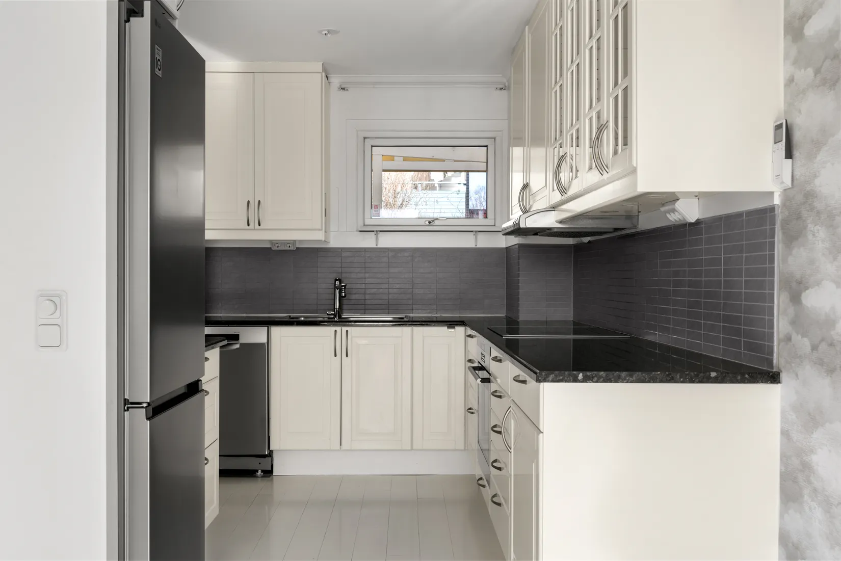 Radhus, Glädjegången 28, Trollbäcken, Tyresö