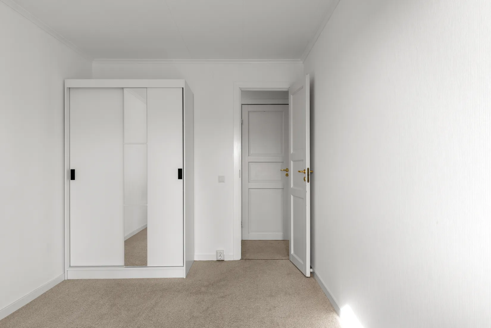 Radhus, Glädjegången 28, Trollbäcken, Tyresö