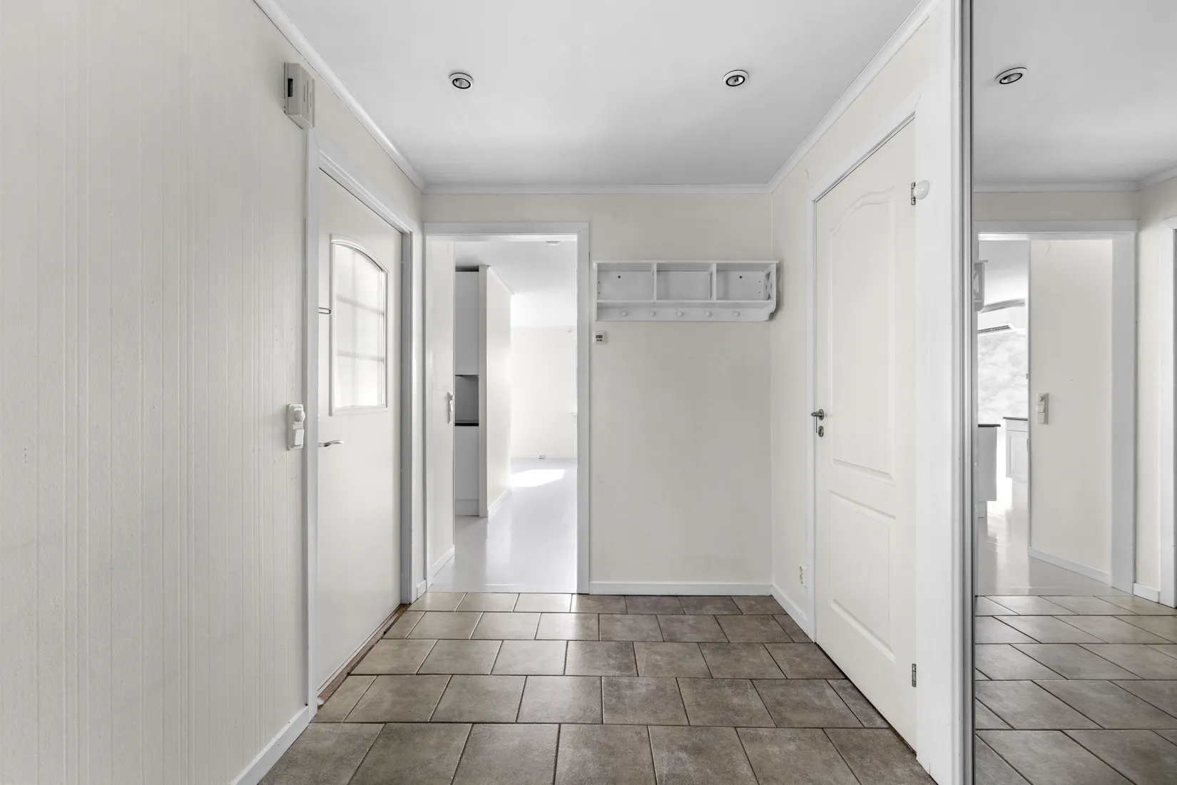 Radhus, Glädjegången 28, Trollbäcken, Tyresö