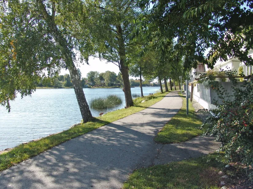 Radhus, Glädjegången 28, Trollbäcken, Tyresö