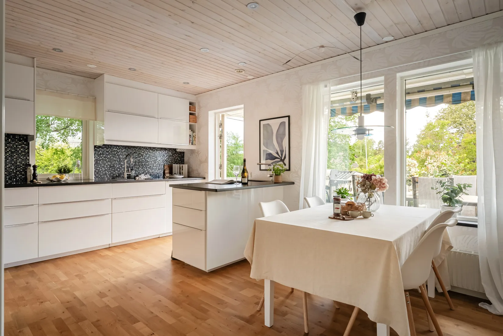 Villa, Källvägen 8, Närlunda, Ekerö