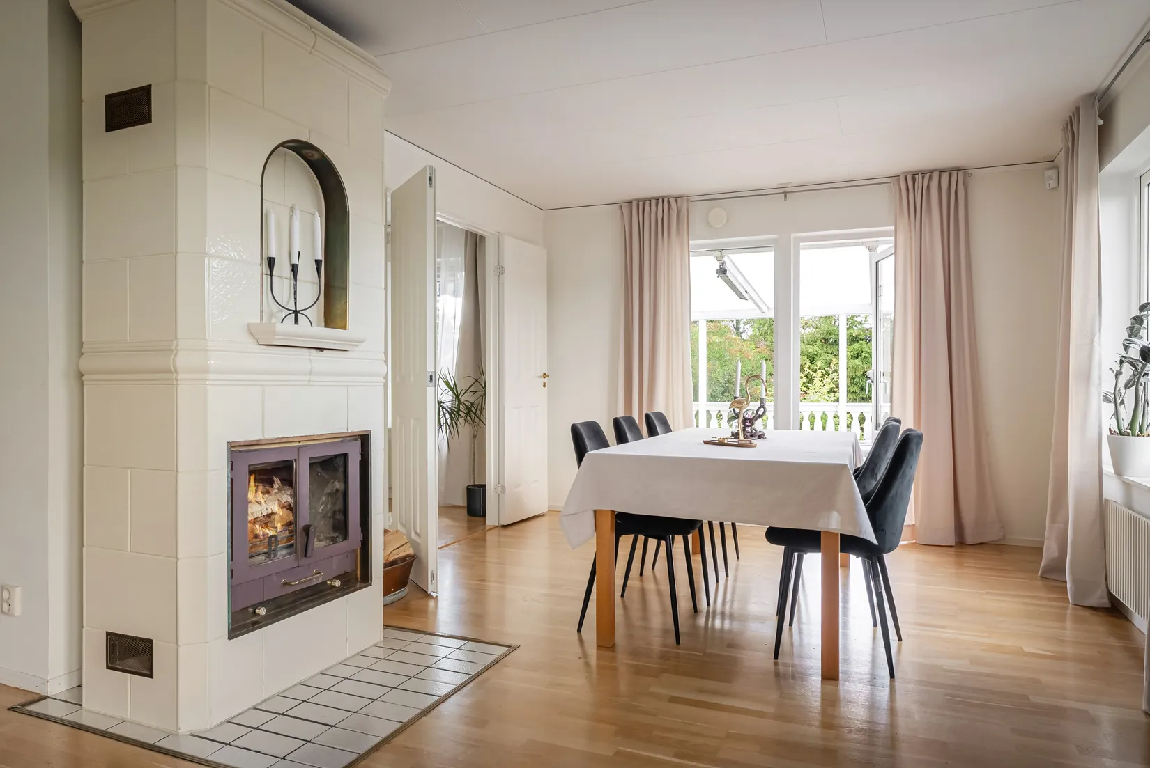 Villa, Källvägen 8, Närlunda, Ekerö