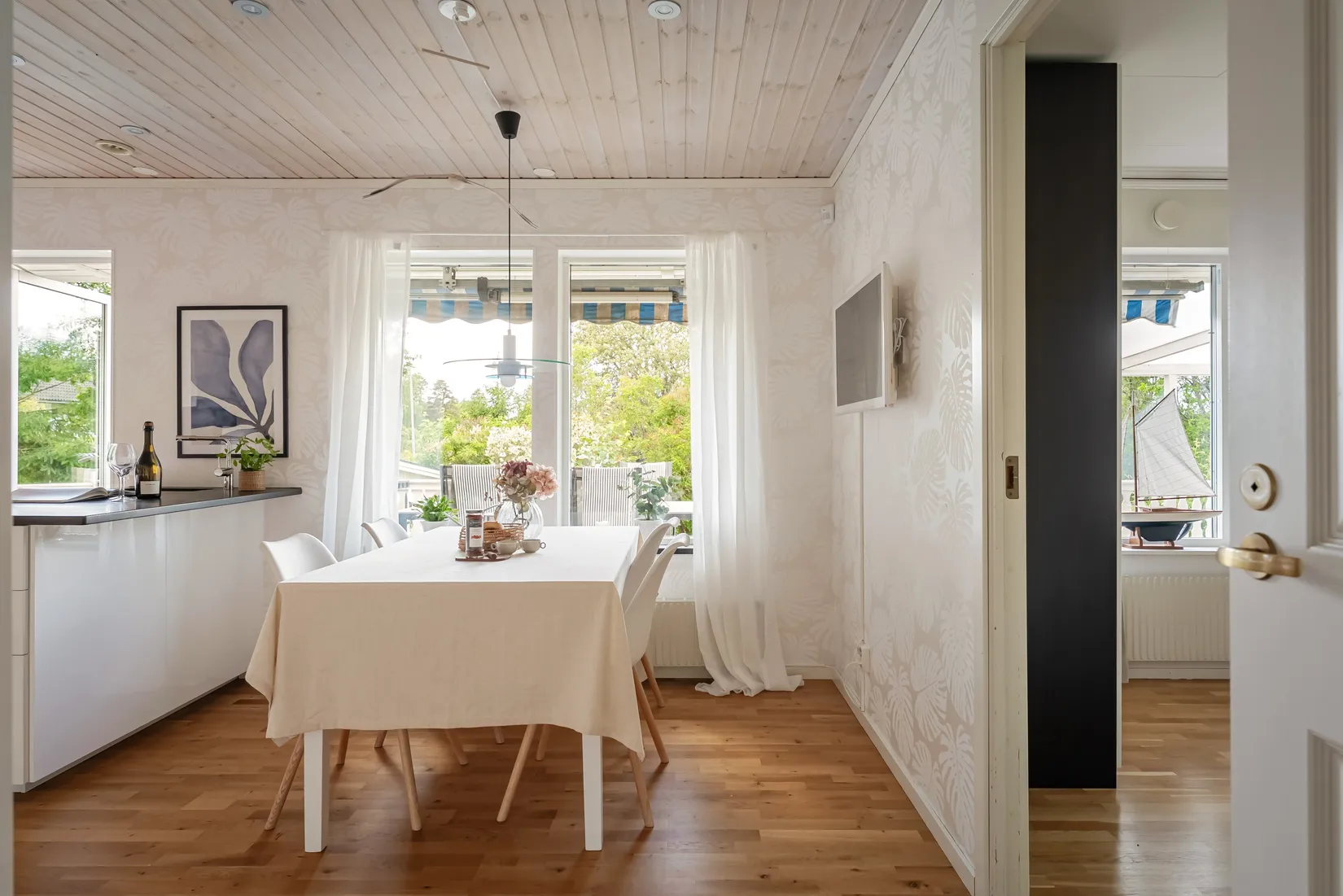 Villa, Källvägen 8, Närlunda, Ekerö