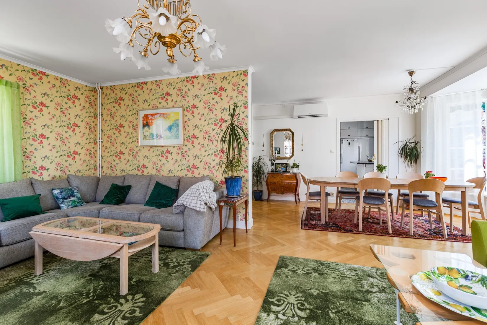 Villa, Mäster Lars gränd 7, Centralt vid Kyrkberget, Strängnäs