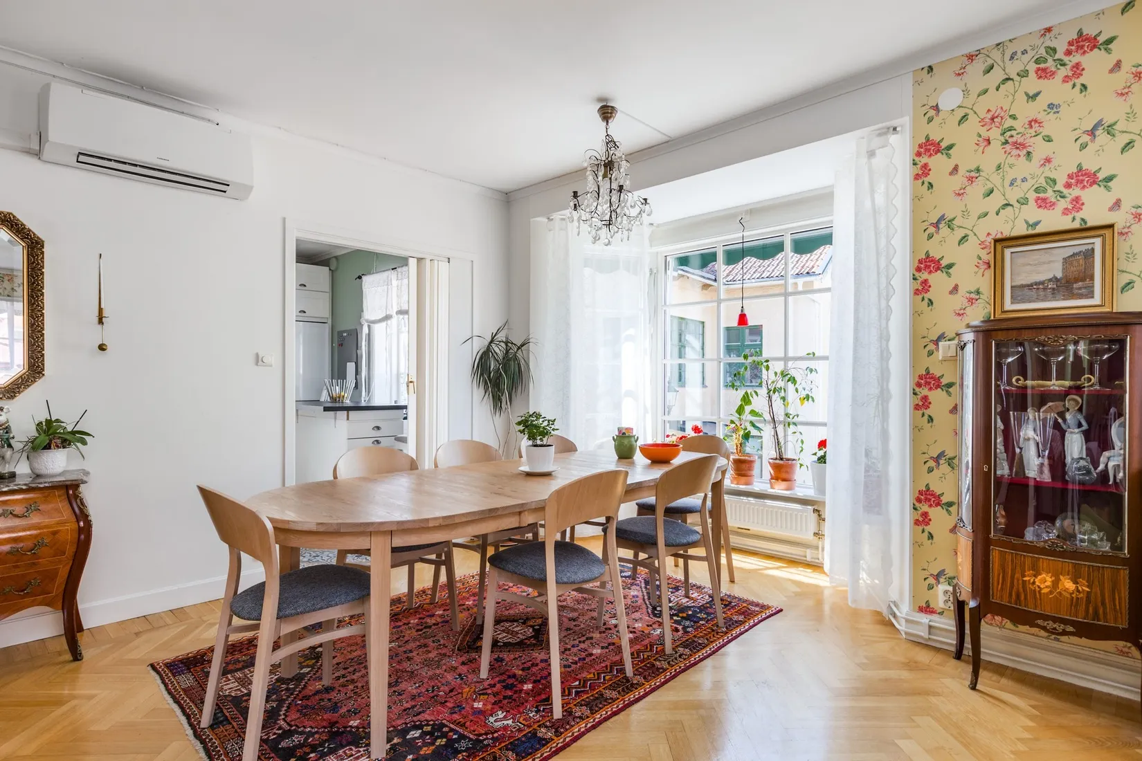 Villa, Mäster Lars gränd 7, Centralt vid Kyrkberget, Strängnäs