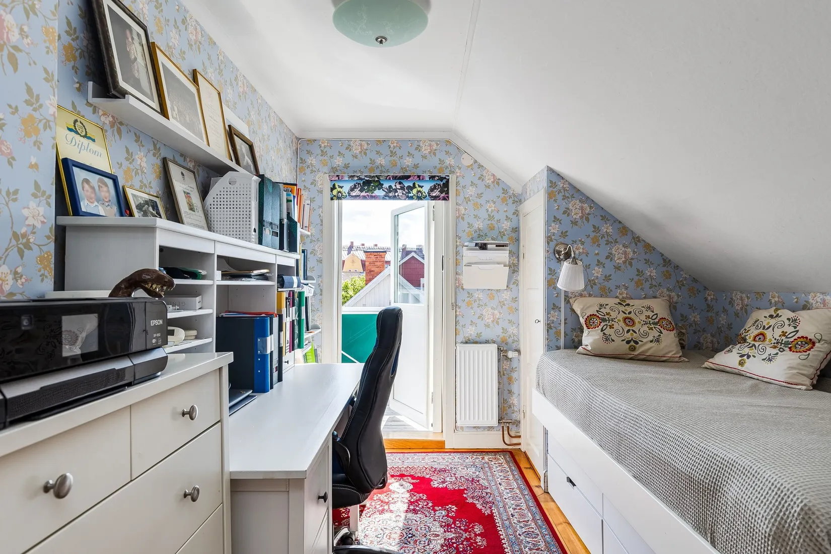 Villa, Mäster Lars gränd 7, Centralt vid Kyrkberget, Strängnäs