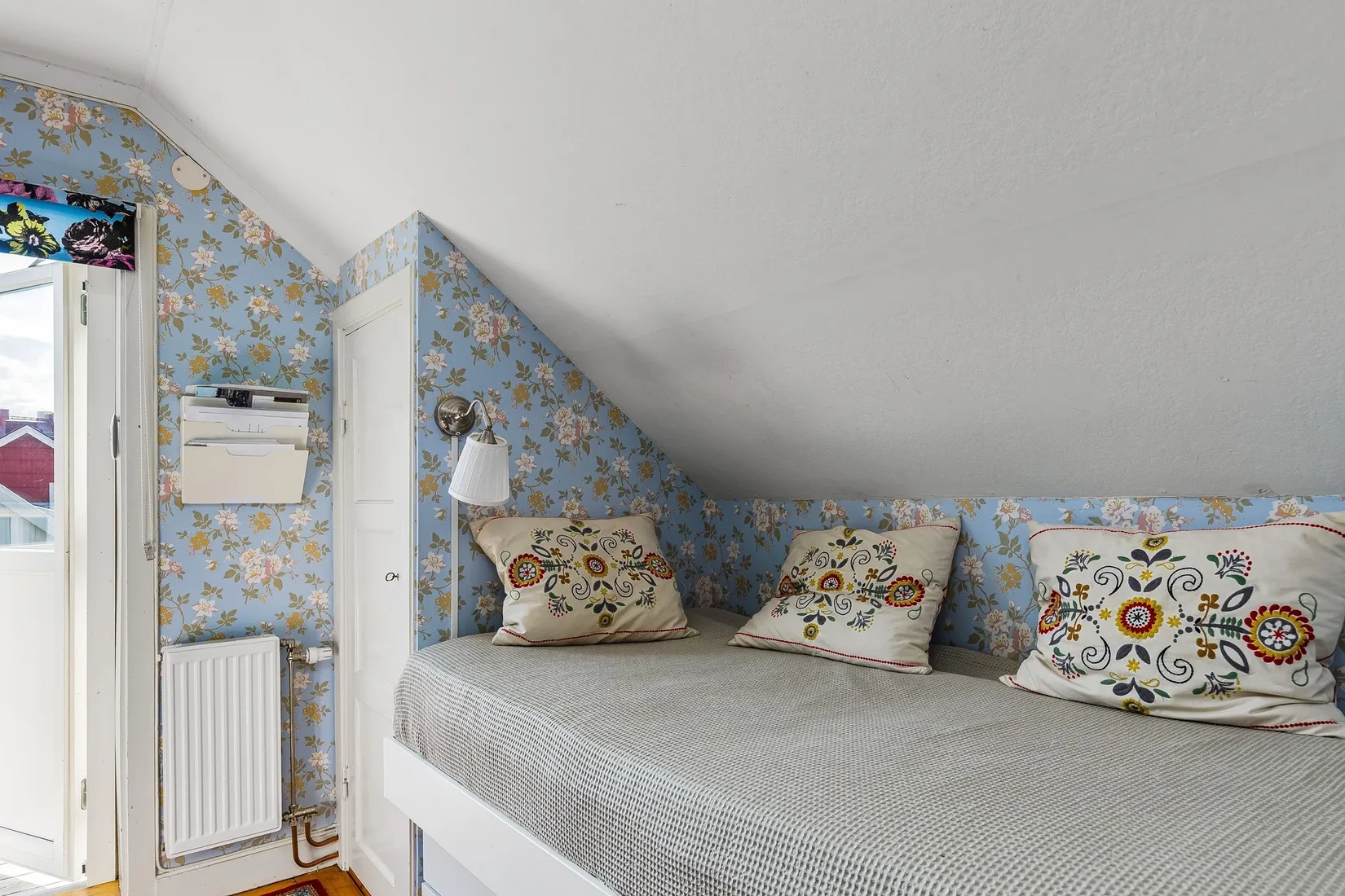 Villa, Mäster Lars gränd 7, Centralt vid Kyrkberget, Strängnäs