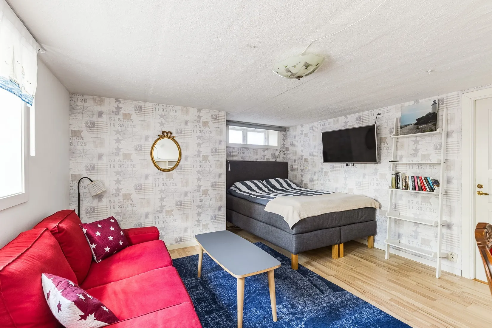 Villa, Mäster Lars gränd 7, Centralt vid Kyrkberget, Strängnäs