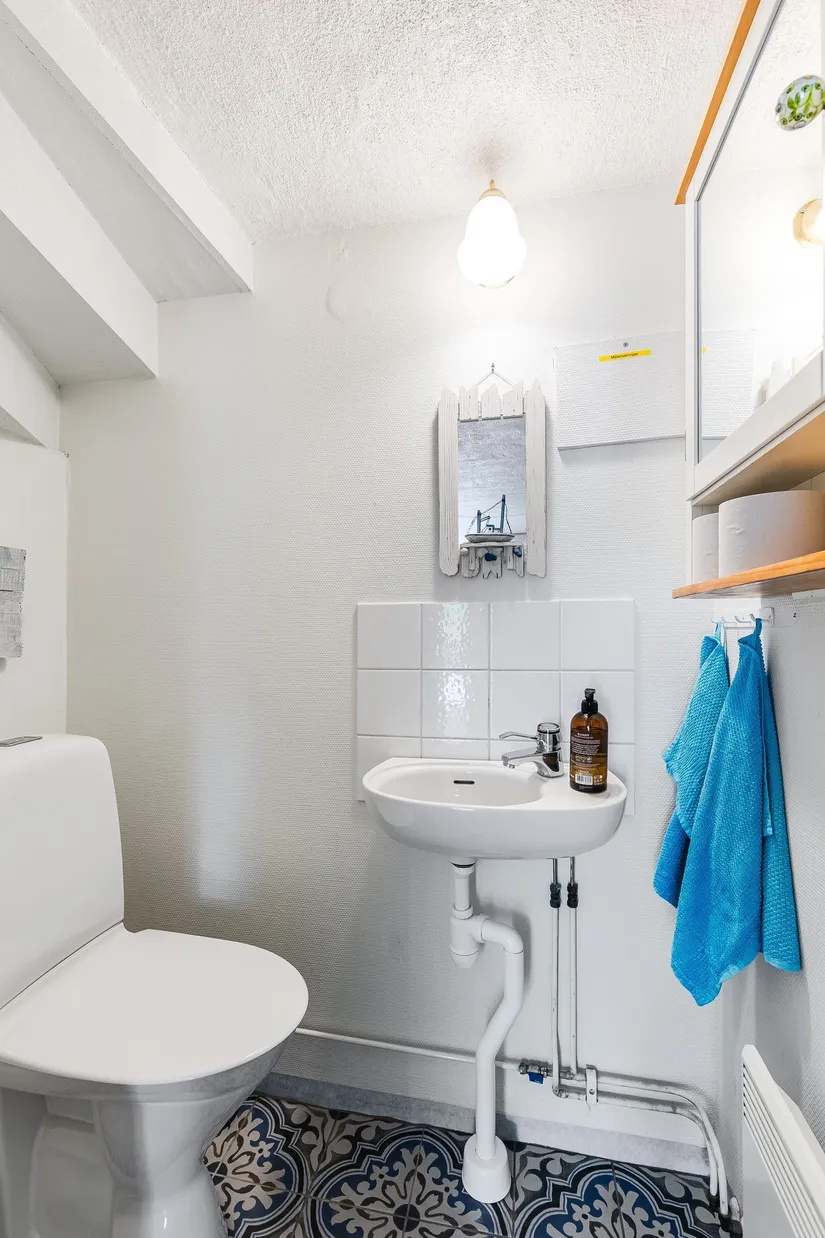 Villa, Mäster Lars gränd 7, Centralt vid Kyrkberget, Strängnäs