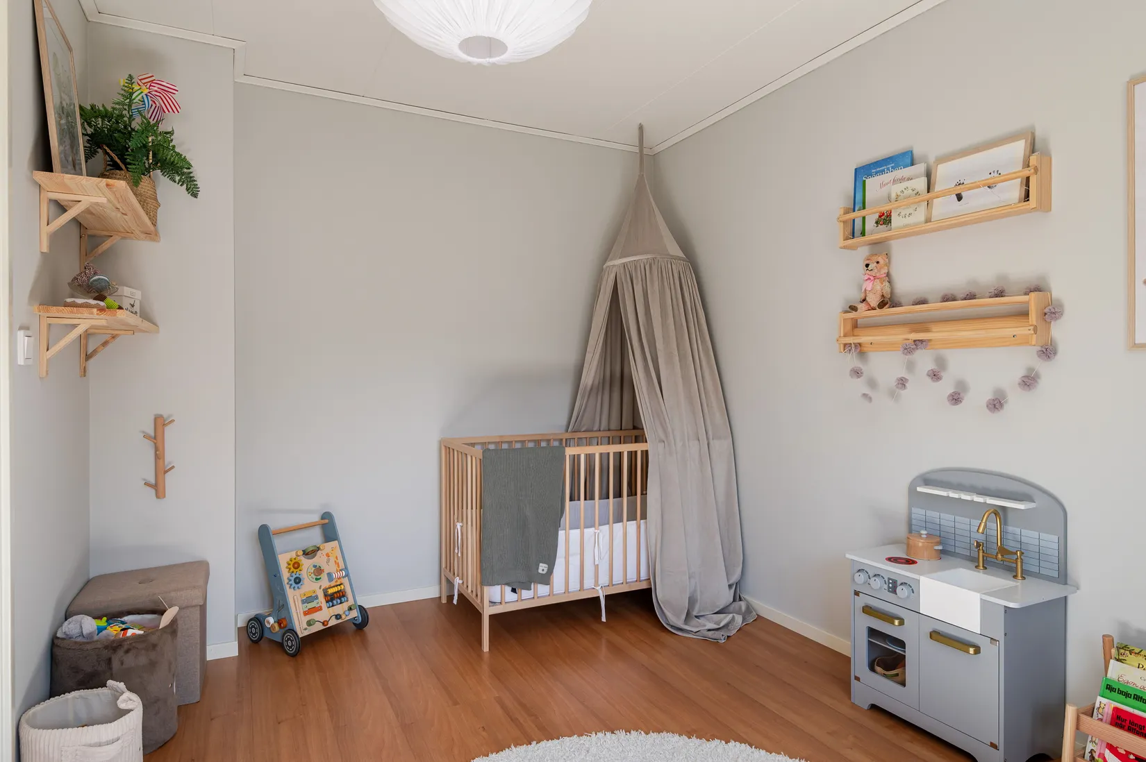 Villa, Holmsvägen 26, Nedre Holm, Motala