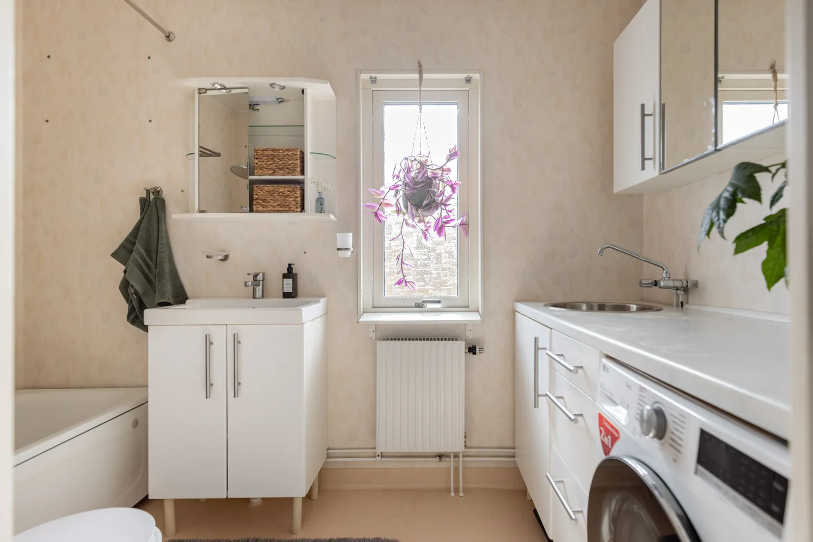 Bostadsrätt, Radhus, Kosmosgränd 56, Skälby, Järfälla