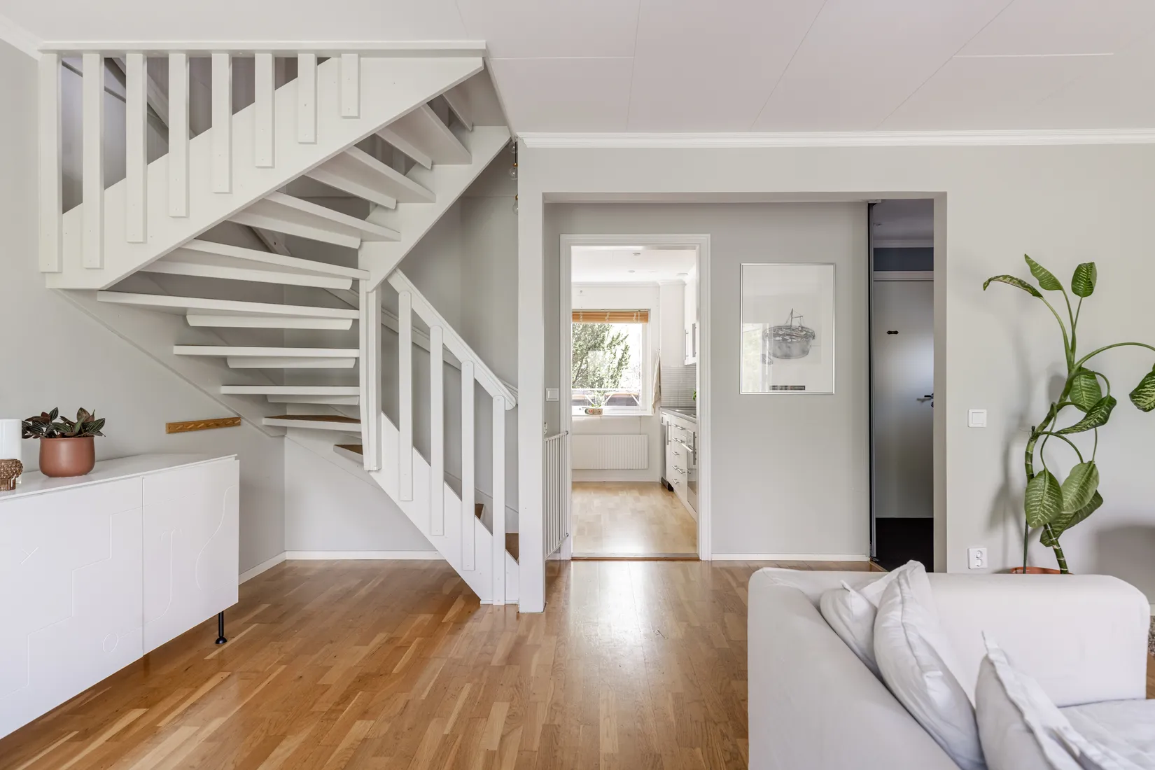 Bostadsrätt, Radhus, Kosmosgränd 56, Skälby, Järfälla