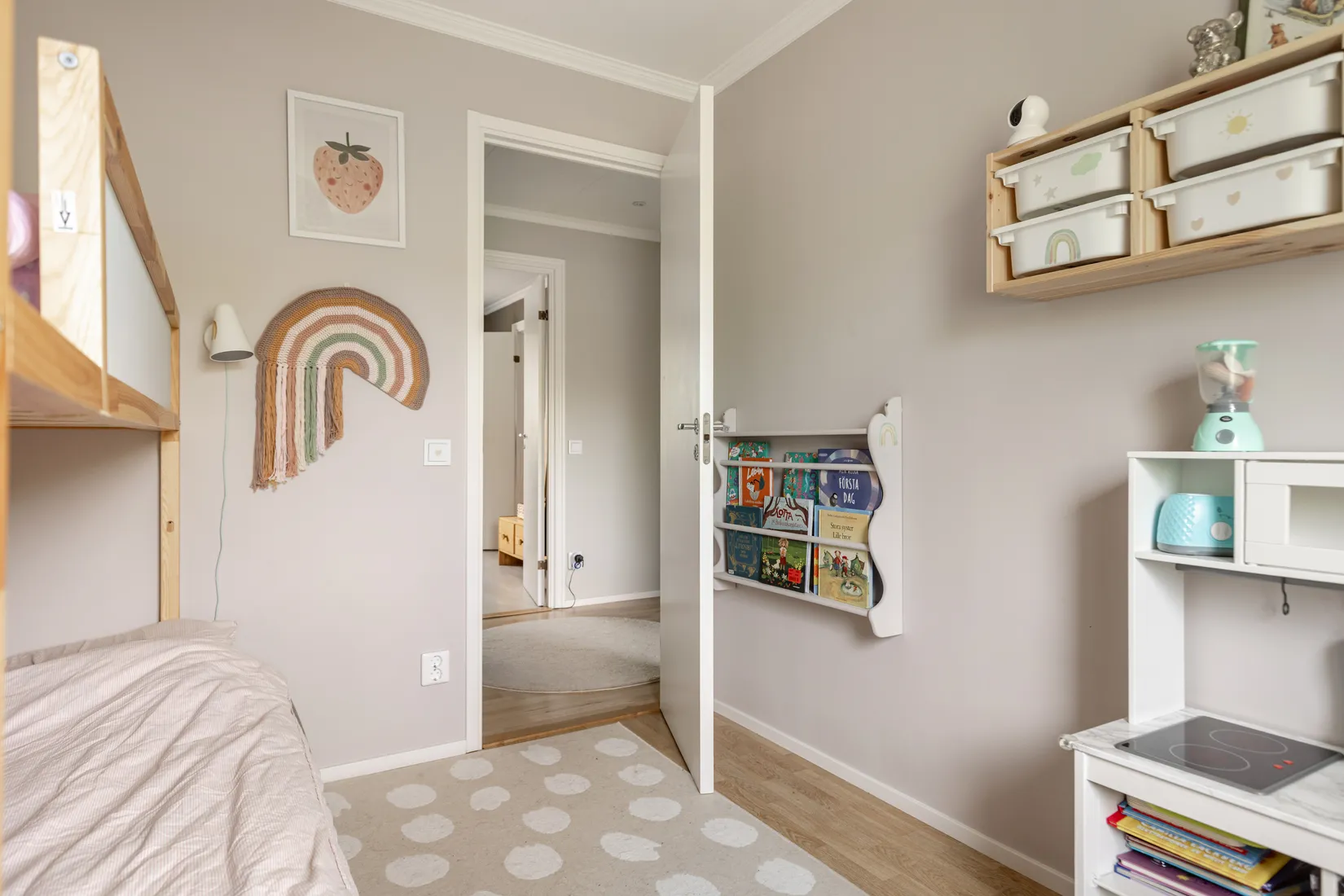 Bostadsrätt, Radhus, Kosmosgränd 56, Skälby, Järfälla