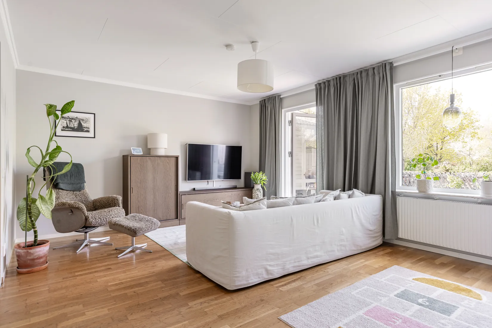 Bostadsrätt, Radhus, Kosmosgränd 56, Skälby, Järfälla