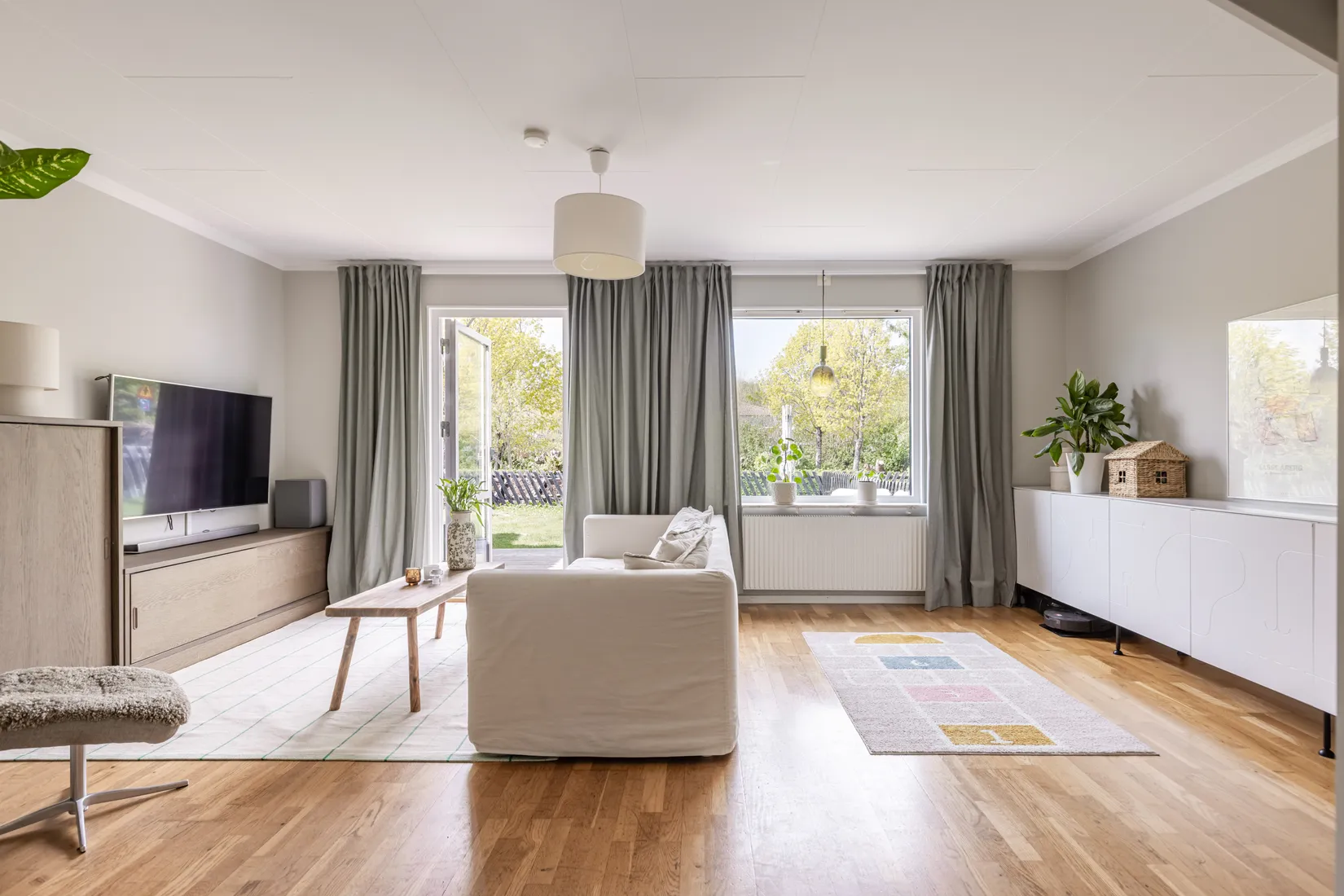 Bostadsrätt, Radhus, Kosmosgränd 56, Skälby, Järfälla