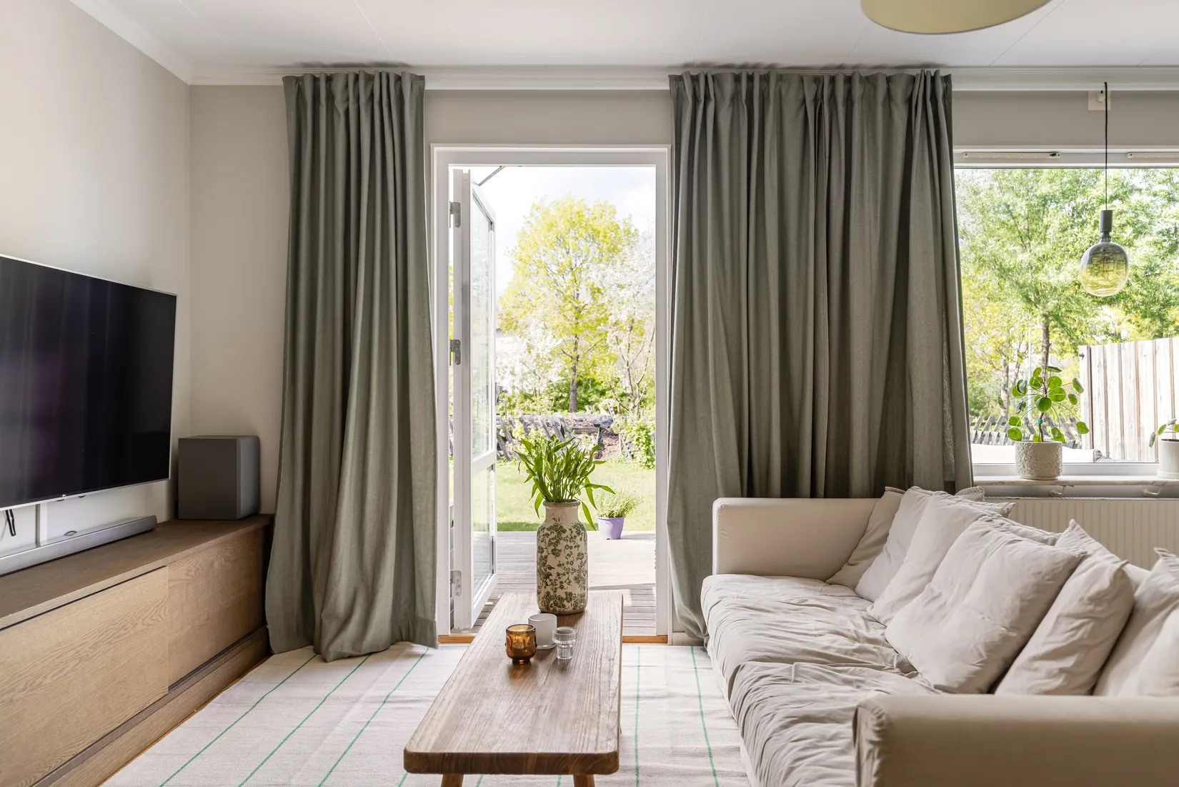 Bostadsrätt, Radhus, Kosmosgränd 56, Skälby, Järfälla
