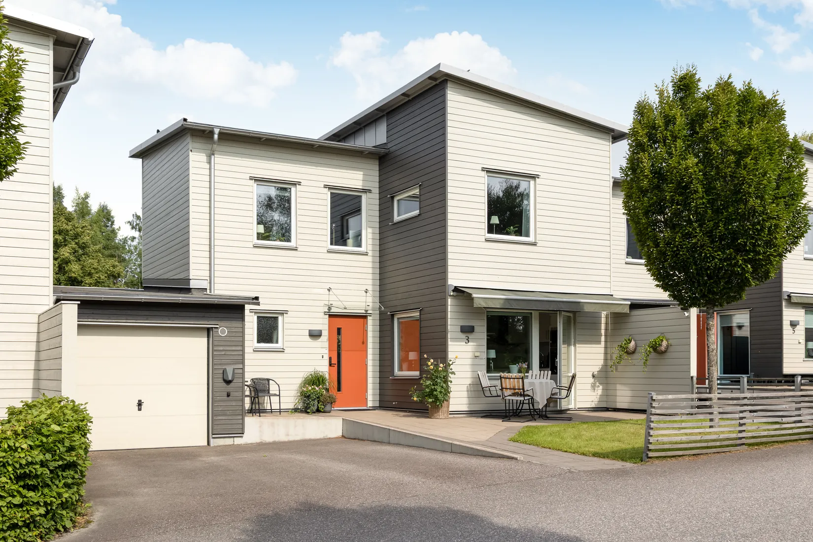 Radhus, Balladgatan 3, Hestra, Borås