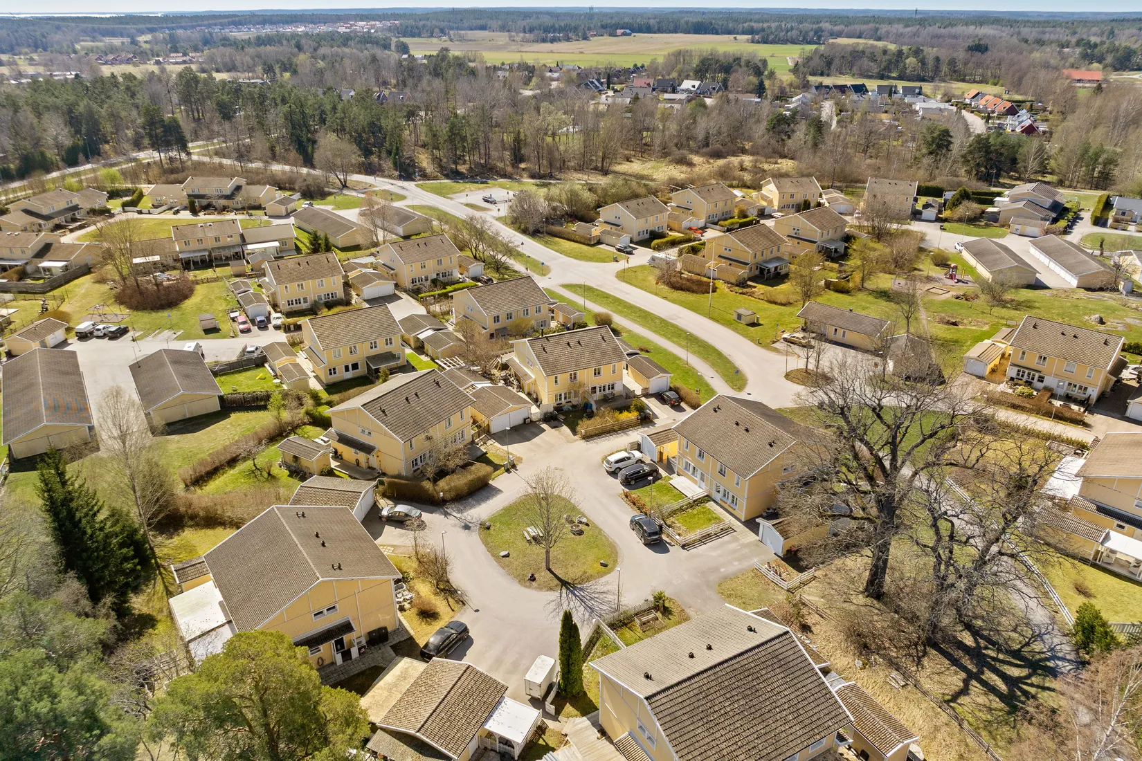Villa, Radhus, Stallbacken 12, Bålsta Gillmarksbyn, Håbo
