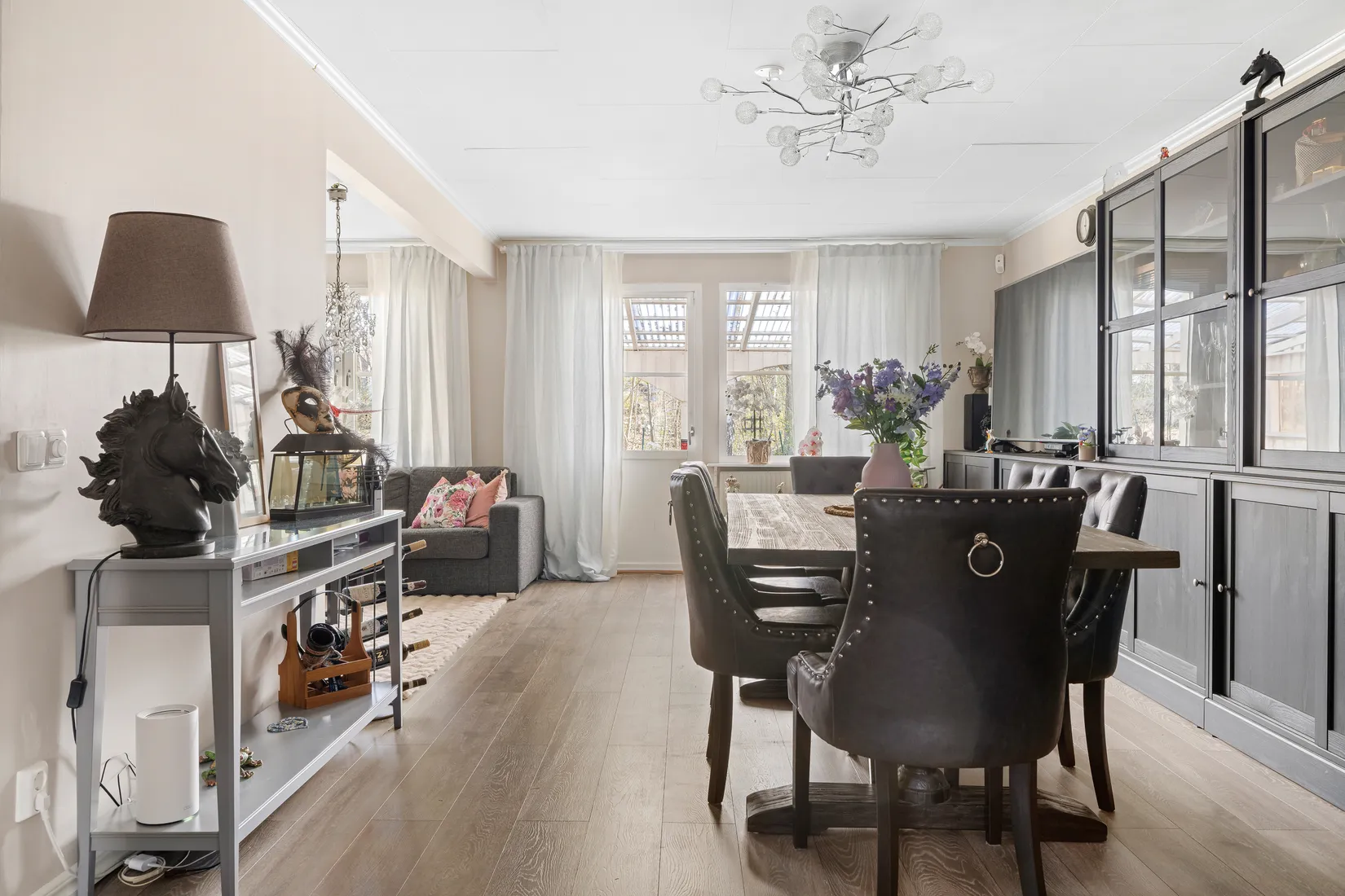 Villa, Radhus, Stallbacken 12, Bålsta Gillmarksbyn, Håbo