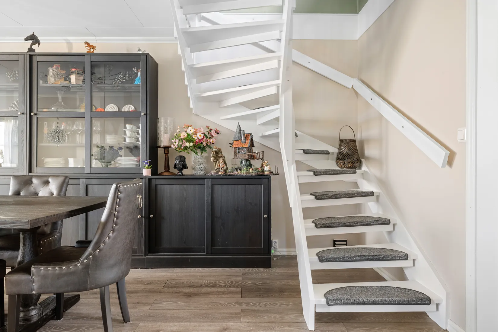 Villa, Radhus, Stallbacken 12, Bålsta Gillmarksbyn, Håbo