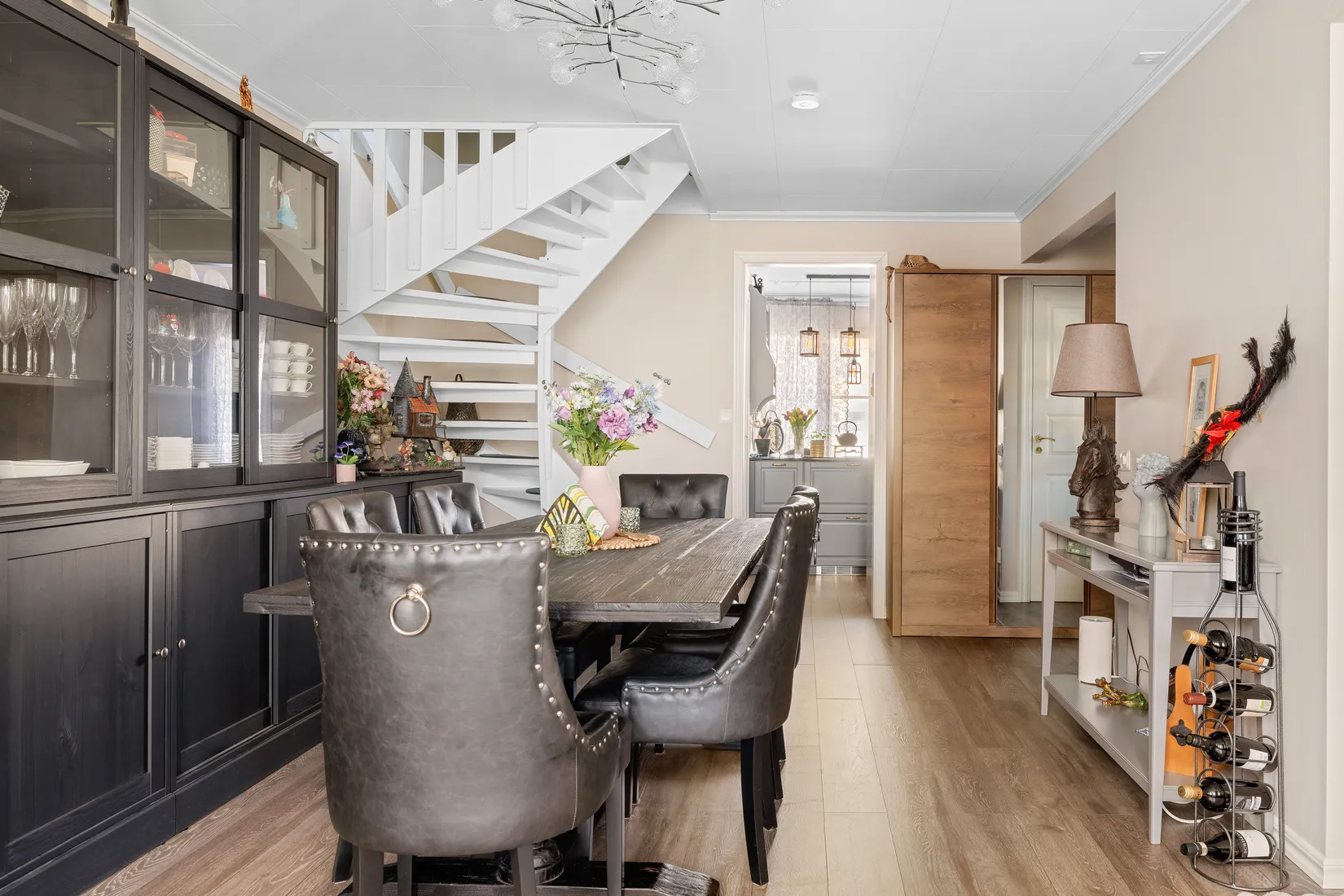 Villa, Radhus, Stallbacken 12, Bålsta Gillmarksbyn, Håbo