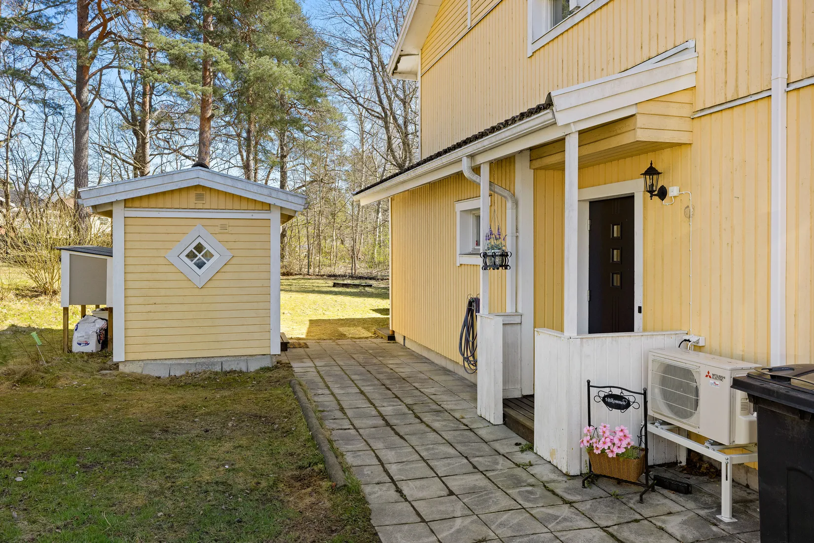 Villa, Radhus, Stallbacken 12, Bålsta Gillmarksbyn, Håbo