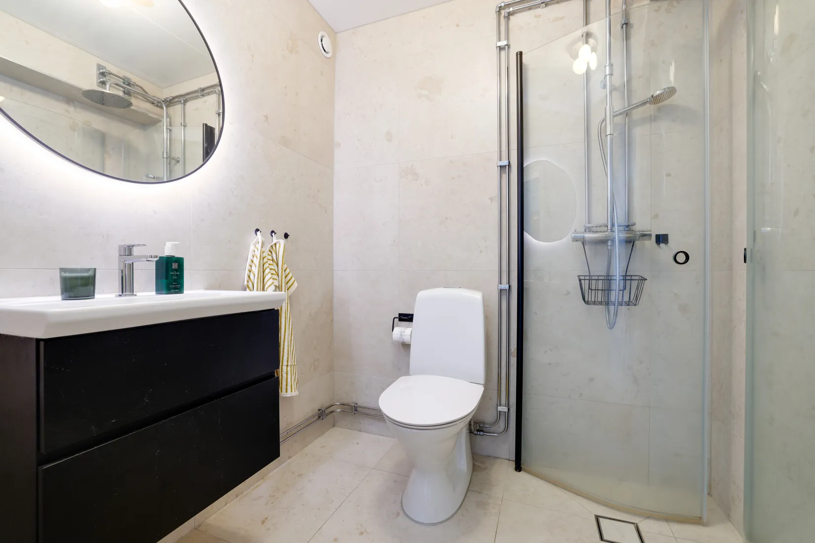 Bostadsrätt, Radhus, Gladarbergsvägen 9, Hovsta, Örebro