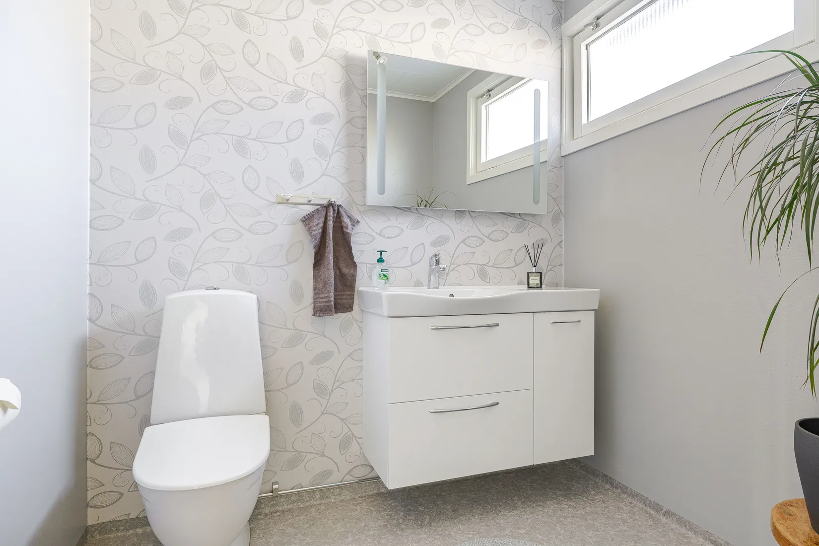 Villa, Radhus, Hemmansvägen 99, Bondsjöhöjden, Härnösand