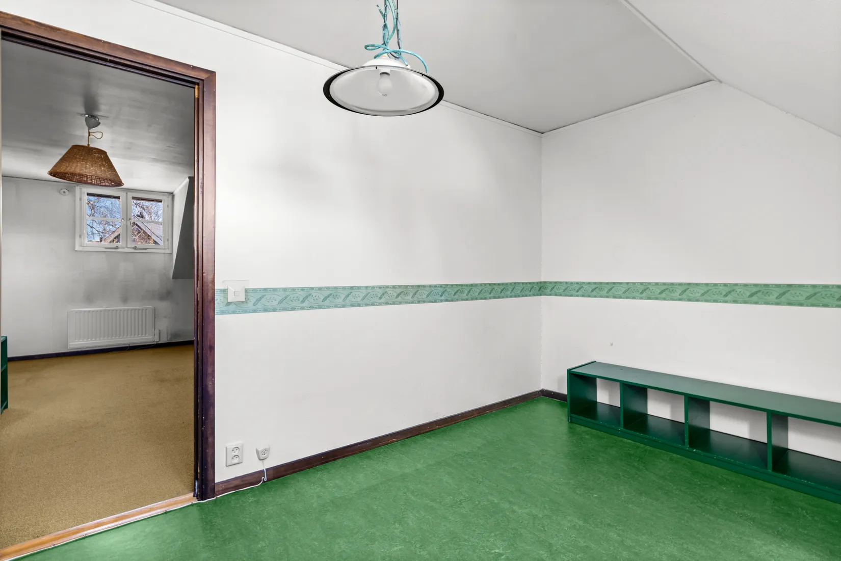 Villa, Radhus, Vårlöksvägen 17, Trollbäcken, Tyresö