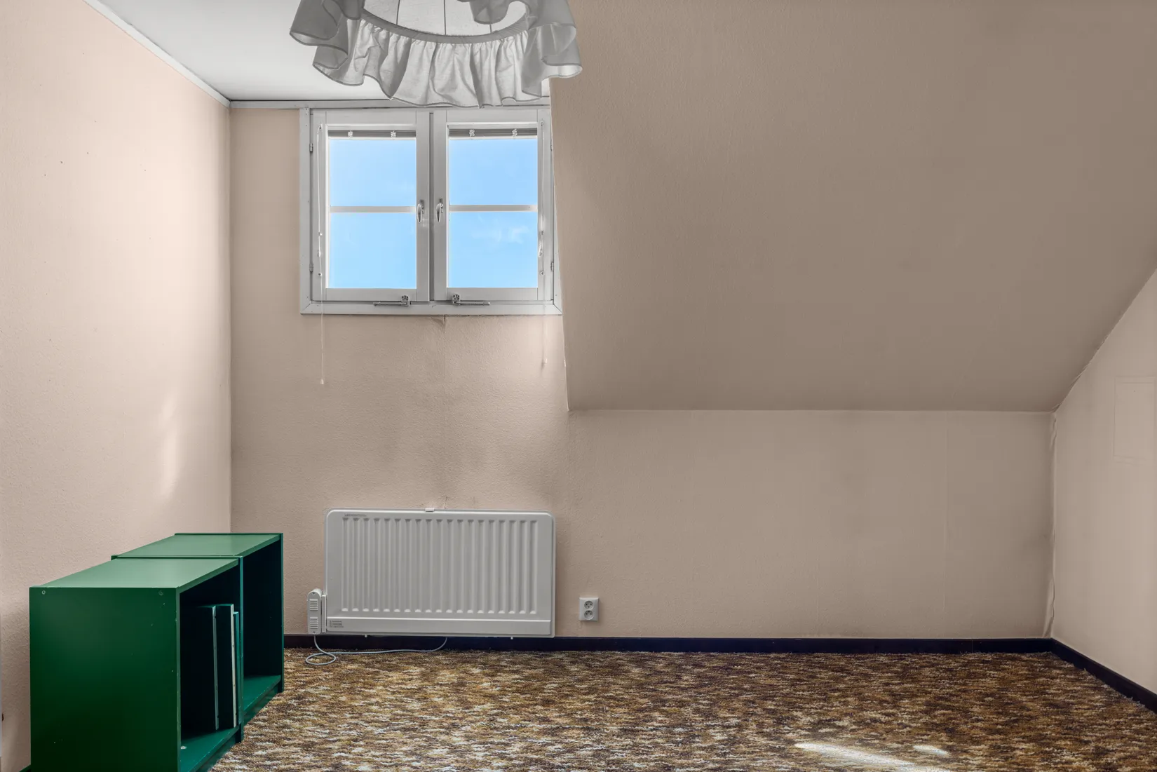 Villa, Radhus, Vårlöksvägen 17, Trollbäcken, Tyresö