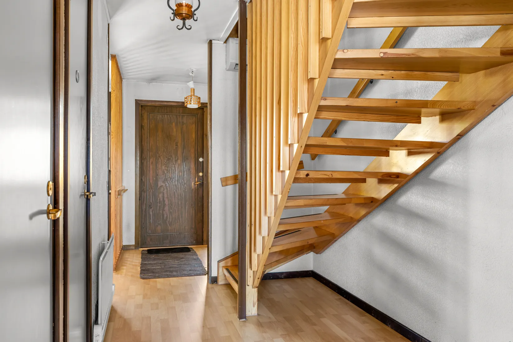 Villa, Radhus, Vårlöksvägen 17, Trollbäcken, Tyresö