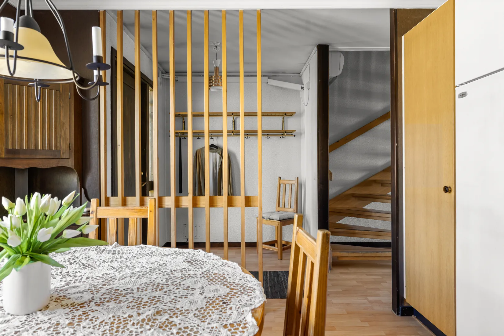 Villa, Radhus, Vårlöksvägen 17, Trollbäcken, Tyresö