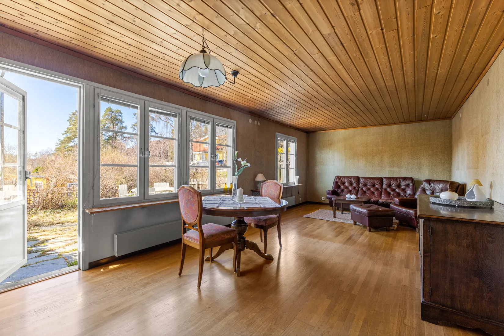 Villa, Radhus, Vårlöksvägen 17, Trollbäcken, Tyresö