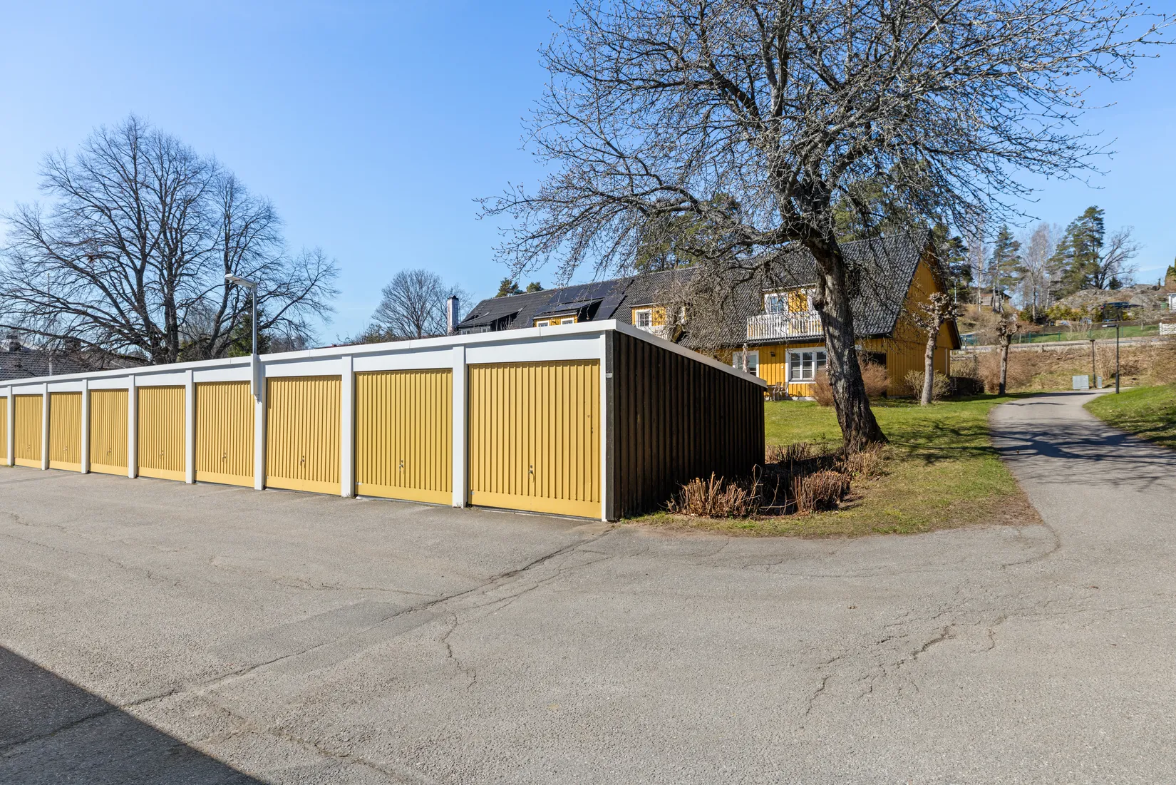 Villa, Radhus, Vårlöksvägen 17, Trollbäcken, Tyresö