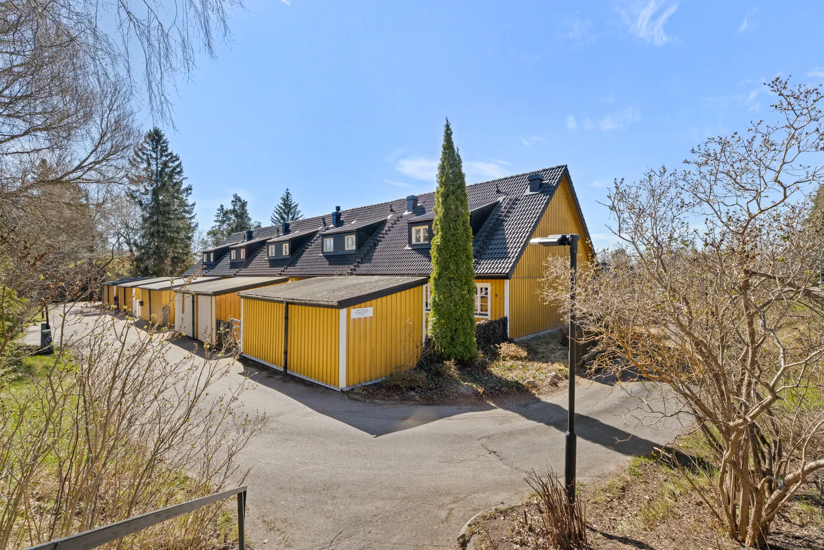 Villa, Radhus, Vårlöksvägen 17, Trollbäcken, Tyresö