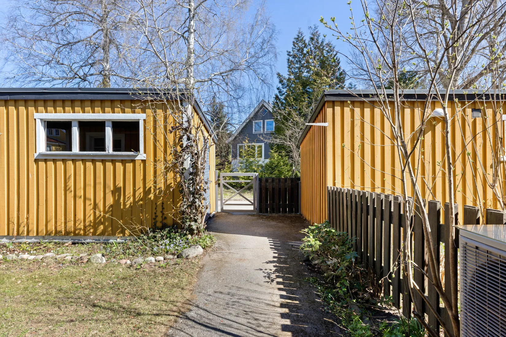 Villa, Radhus, Vårlöksvägen 17, Trollbäcken, Tyresö