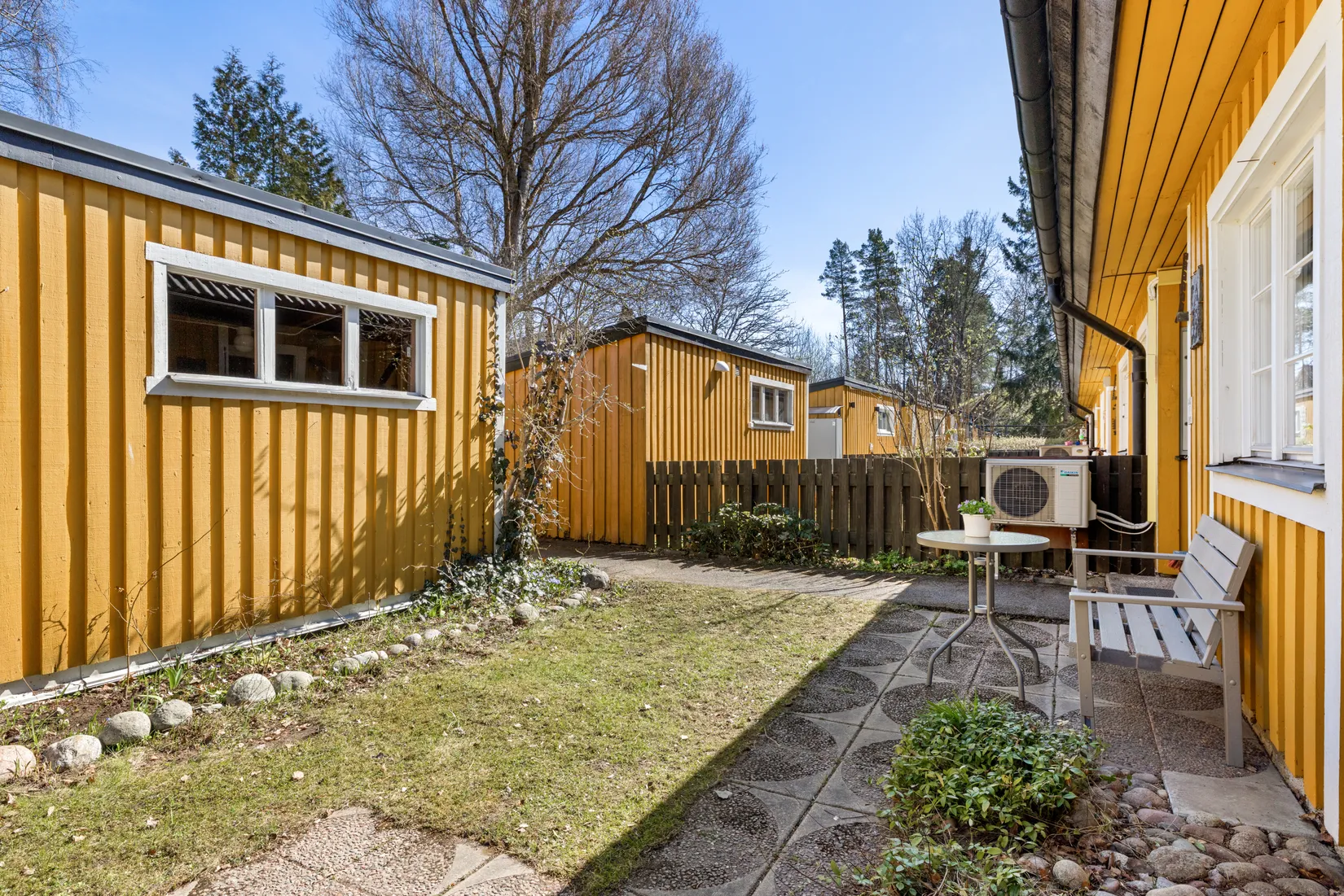 Villa, Radhus, Vårlöksvägen 17, Trollbäcken, Tyresö