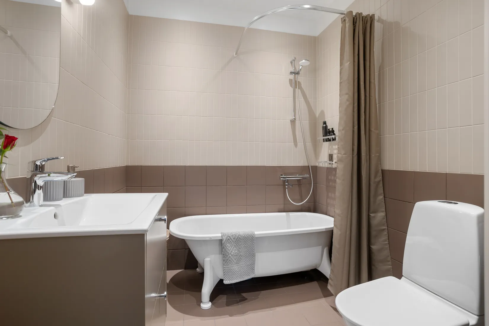 Bostadsrätt, Radhus, Idunslingan 15, Skälby, Järfälla