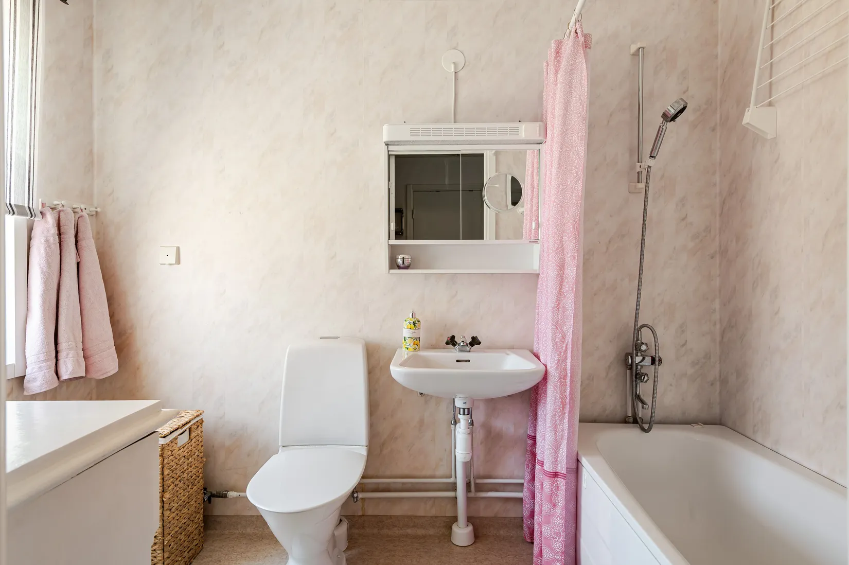 Villa, Radhus, Riddarängsvägen 21I, Mantorp, Mjölby