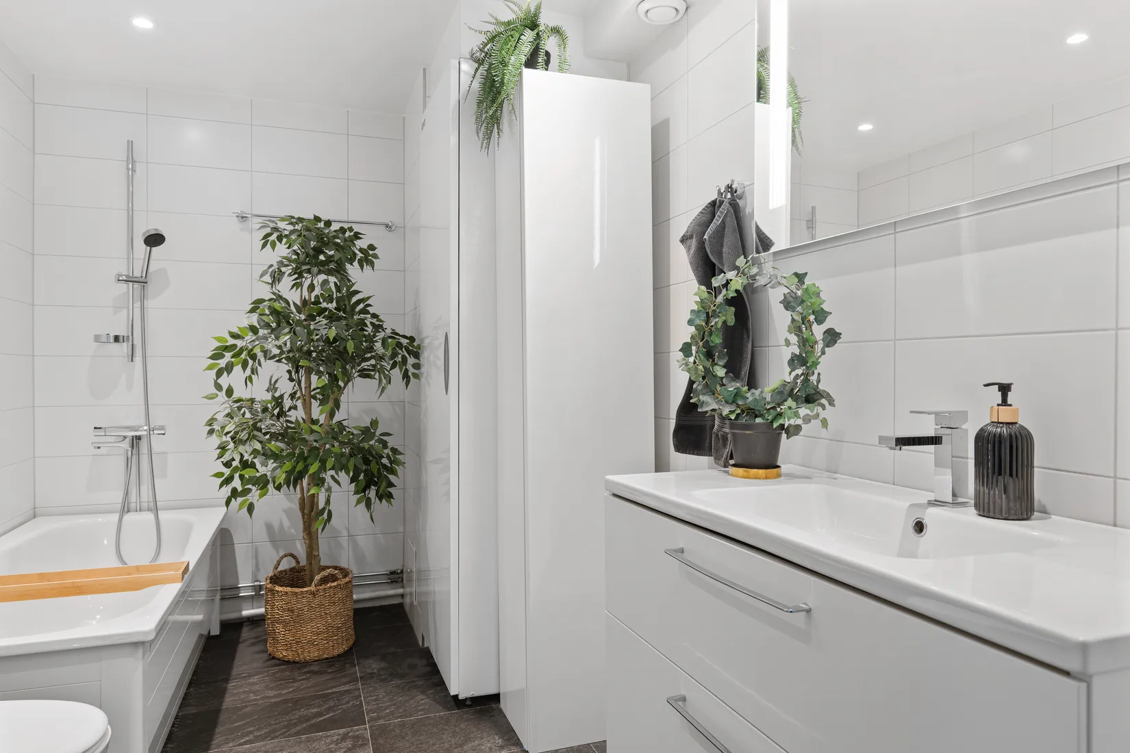 Bostadsrätt, Radhus, Björnspinnarvägen 131, Myrängen, Huddinge