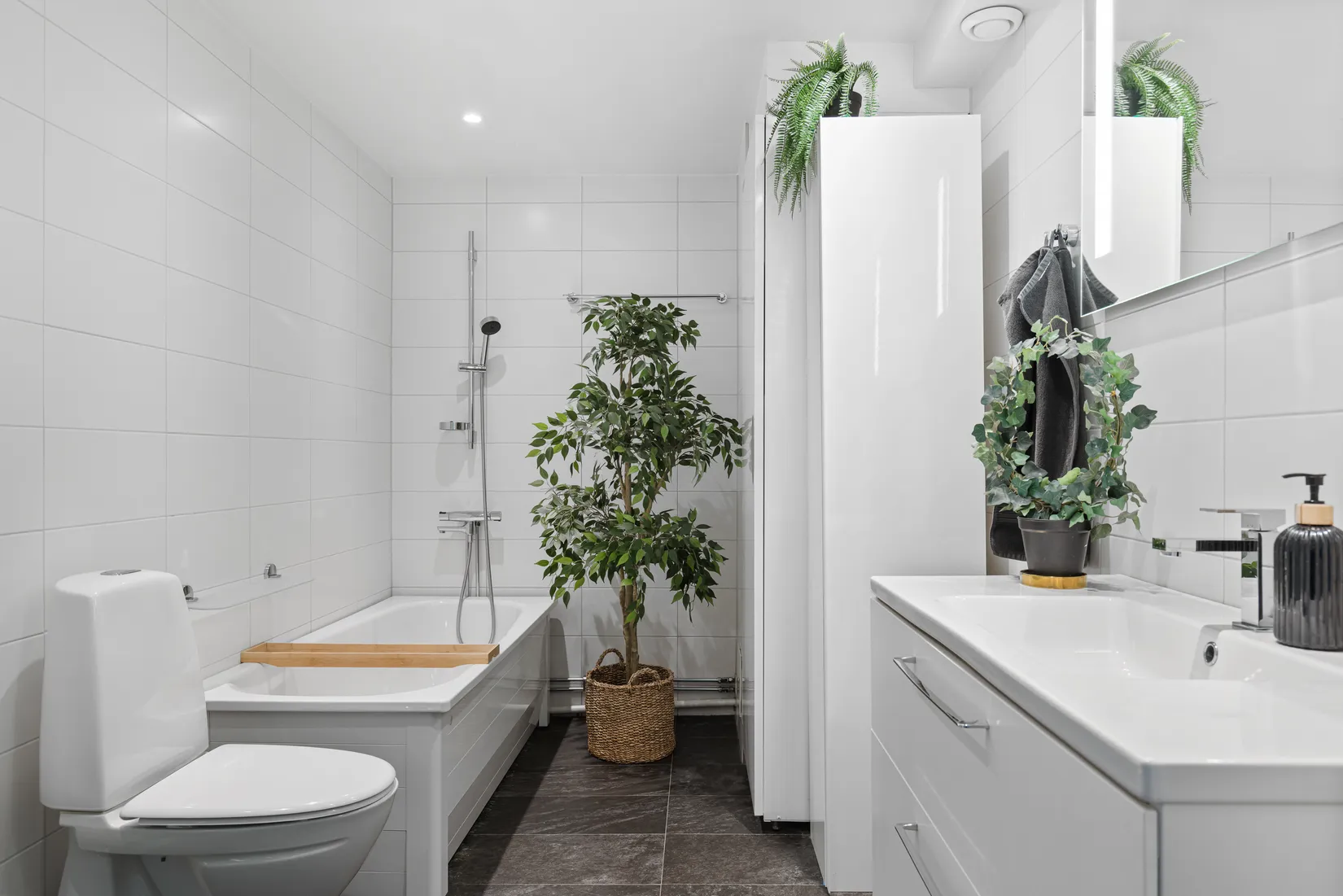 Bostadsrätt, Radhus, Björnspinnarvägen 131, Myrängen, Huddinge