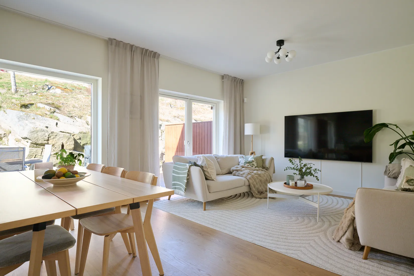 Radhus, Patron Lars väg 7A, Vistaberg, Huddinge