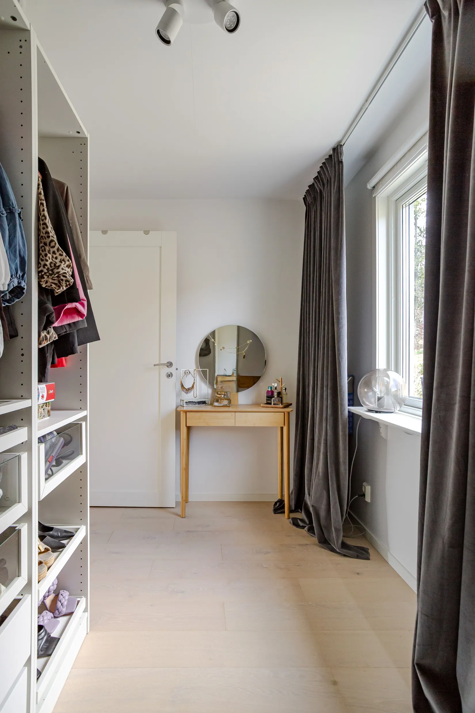 Radhus, Galoppvägen 5, Lillhällom, Sundsvall