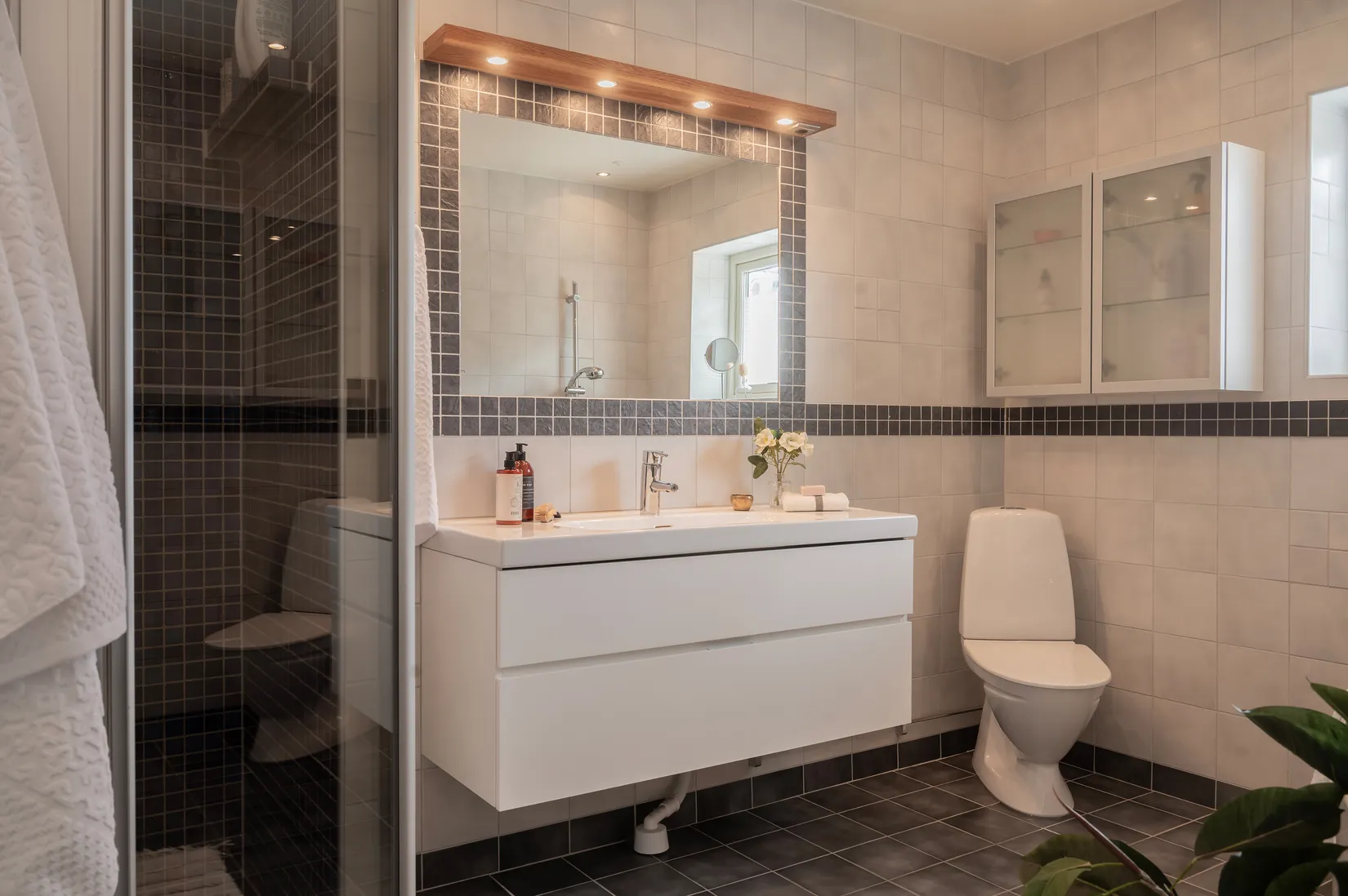 Villa, Midgårdsvägen 17, Stuvsta/Långsjön, Huddinge