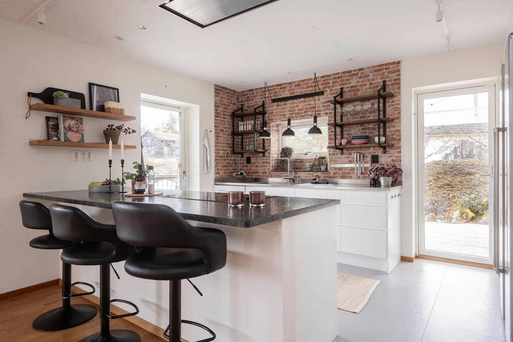 Villa, Midgårdsvägen 17, Stuvsta/Långsjön, Huddinge