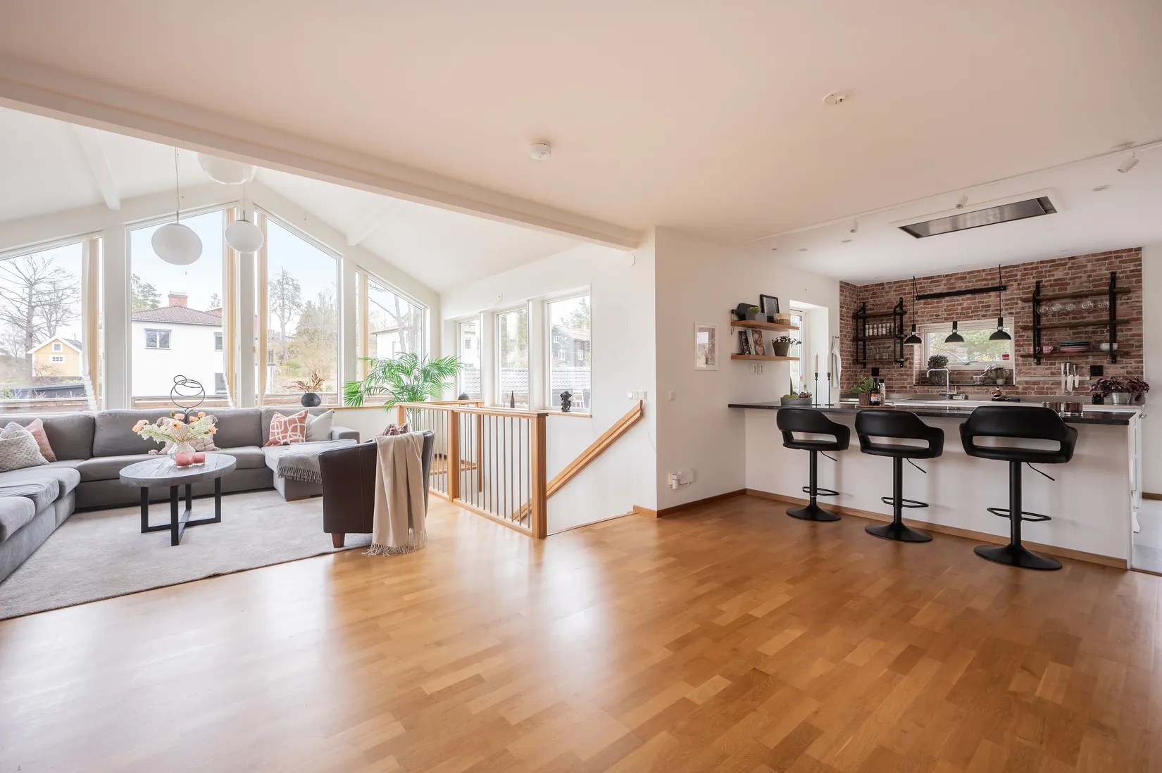 Villa, Midgårdsvägen 17, Stuvsta/Långsjön, Huddinge