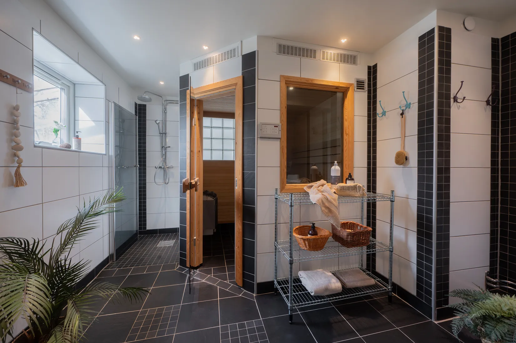 Villa, Midgårdsvägen 17, Stuvsta/Långsjön, Huddinge