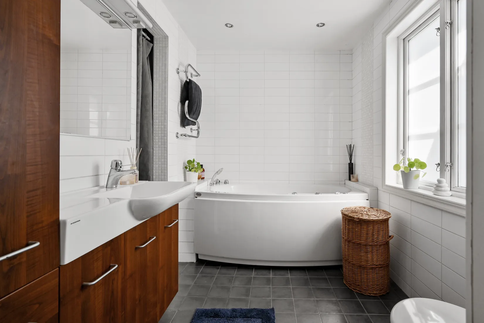 Gård/Skog, Marielundsvägen 2, Marielund, Upplands Väsby