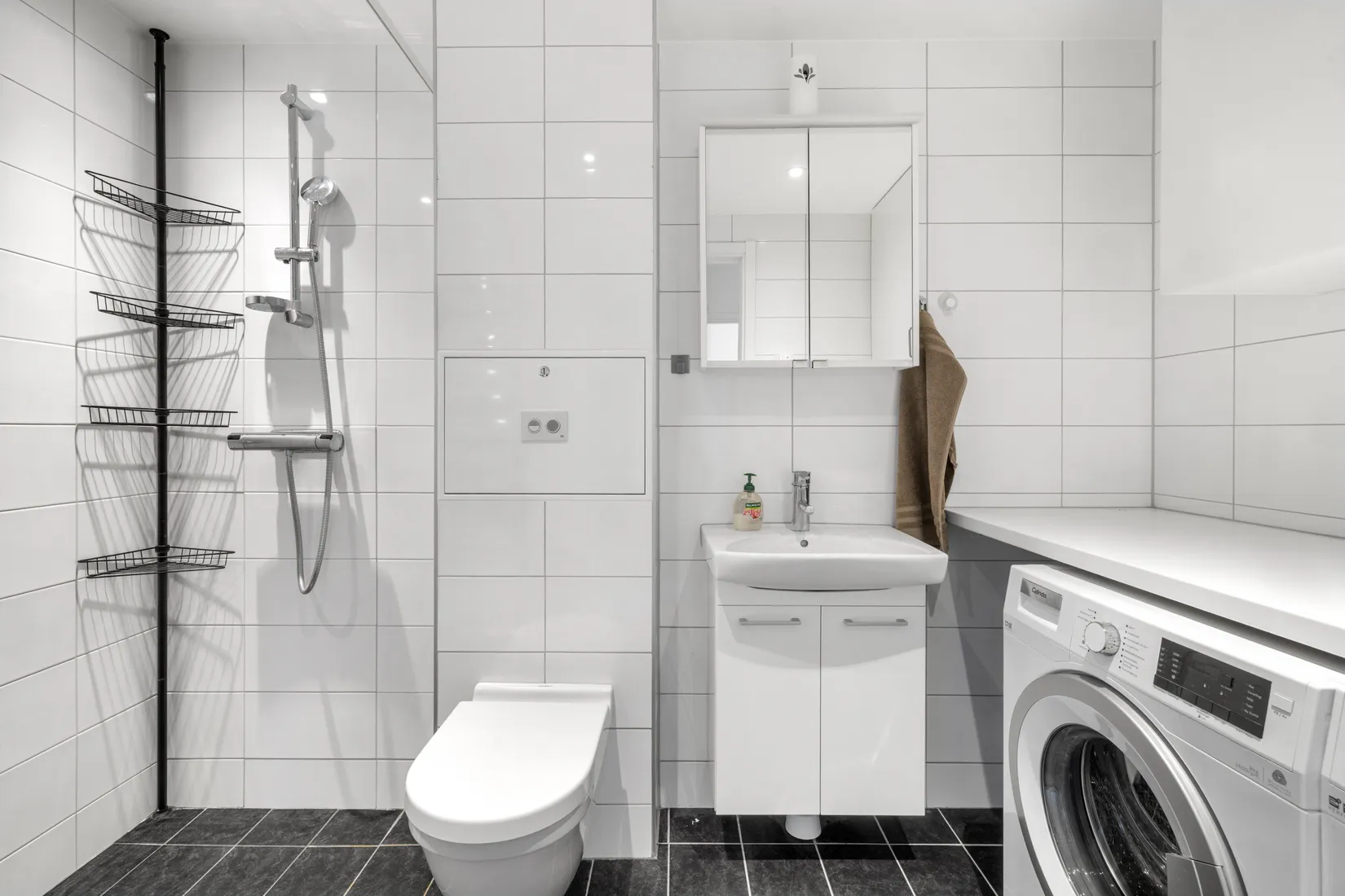 Bostadsrätt, Sandstuguvägen 57, Uttran Kvarnsjön, Botkyrka